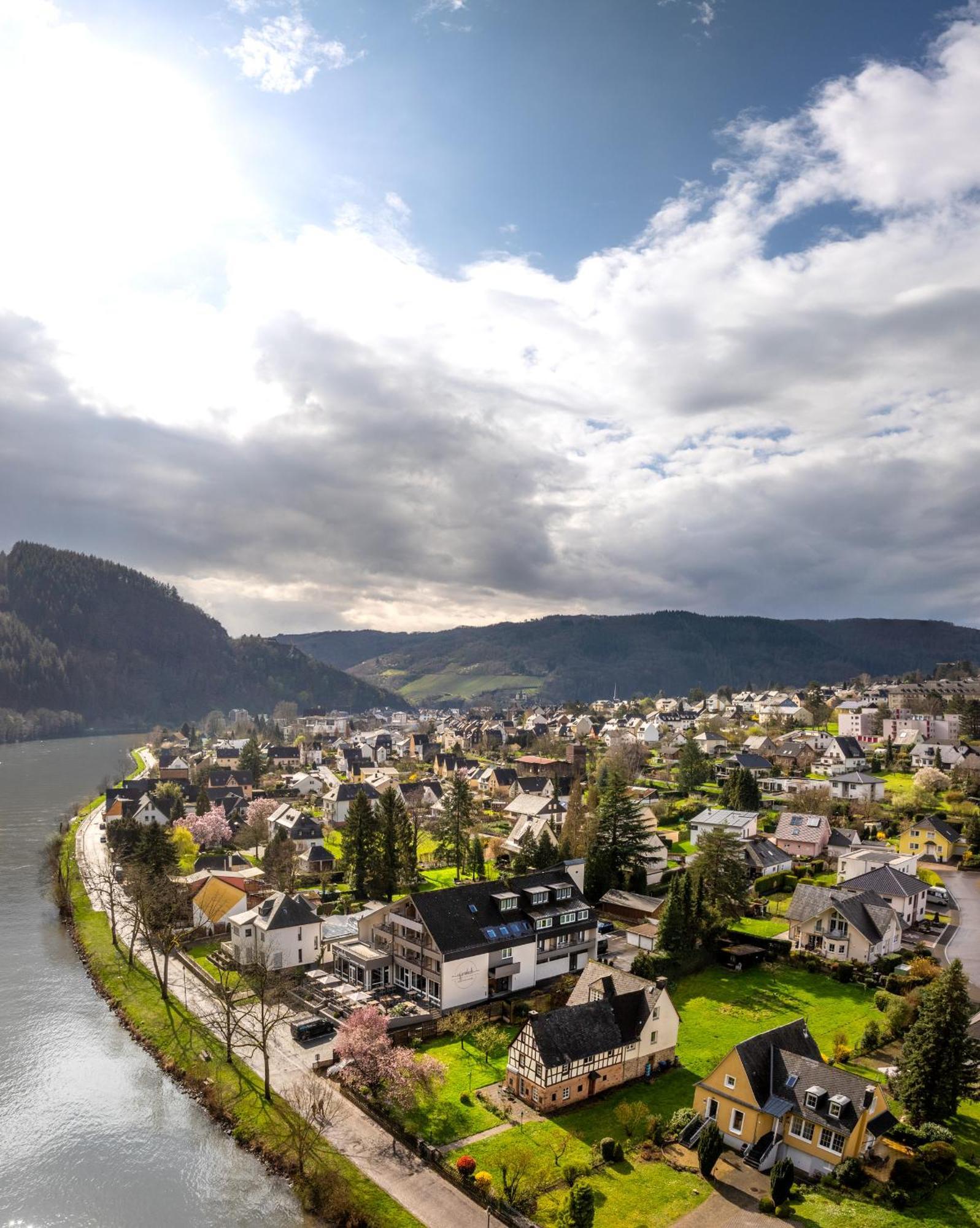 Uferdeck - Boutique Hotel Traben-Trarbach Exteriör bild